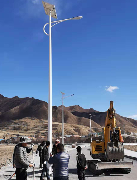 甘南碌曲10米城北太阳能路灯项目