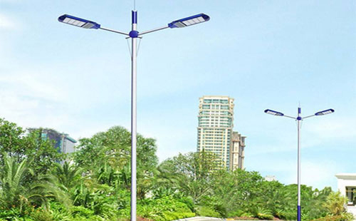 城北太阳能路灯地脚螺栓规格：防止倾倒的关键