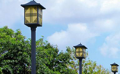 城北庭院灯安装间距与布灯设计全解析